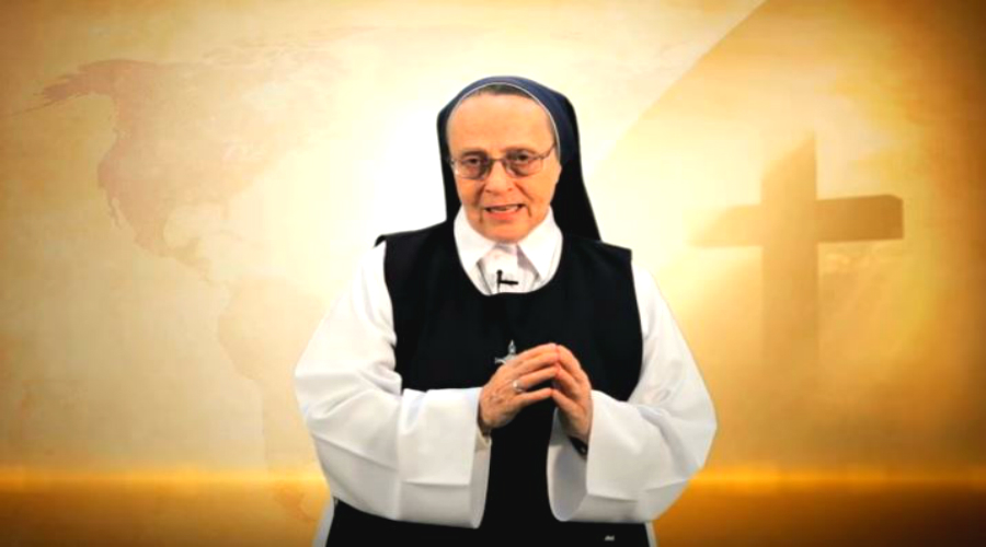 Él está pasando por tu vida - Hermana Blanca